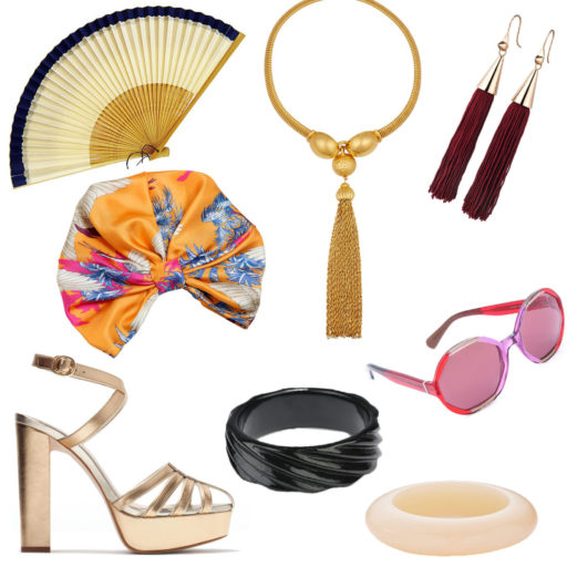 Leque, colar, brincos, turbante, óculos, sandália e pulseiras com o estilo extravagante de Catherine Baba